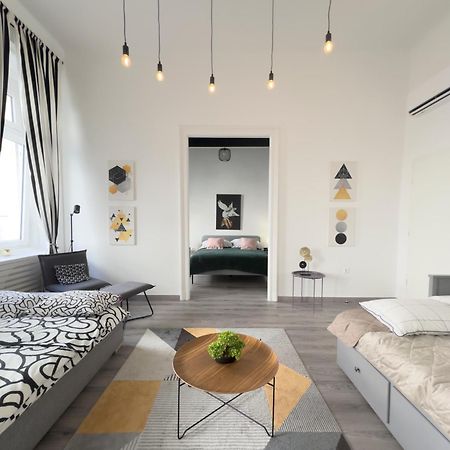 R&R Central Apartment Budapest Eksteriør bilde