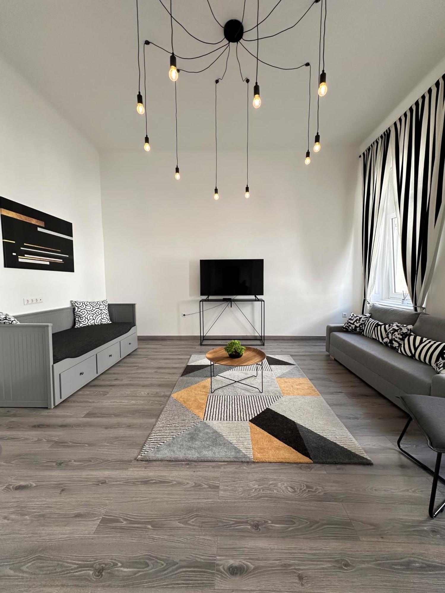 R&R Central Apartment Budapest Eksteriør bilde